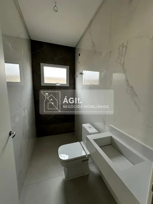 Foto 2 de Casa de Condomínio com 3 quartos à venda, 250m2 em Cacapava - SP