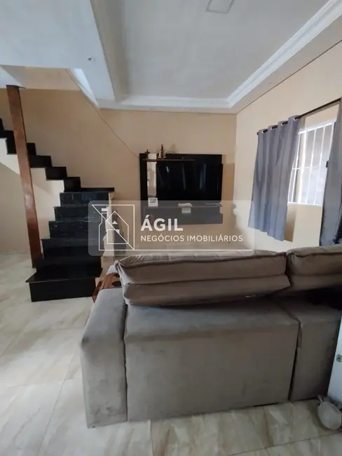 Casa com 3 quartos à venda, 180m2 em Sao Jose Dos Campos - SP - imagem 4 Foto 4 de Casa com 3 quartos à venda, 180m2 em Sao Jose Dos Campos - SP