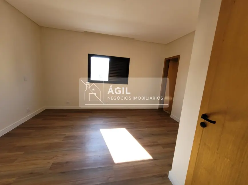 Casa de Condomínio com 3 quartos à venda, 260m2 em Sao Jose Dos Campos - SP - imagem 4 Foto 4 de Casa de Condomínio com 3 quartos à venda, 260m2 em Sao Jose Dos Campos - SP