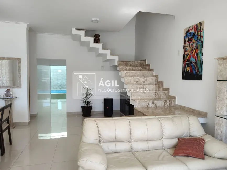 Casa de Condomínio com 3 quartos para alugar, 150m2 em Sao Jose Dos Campos - SP - imagem 2 Foto 2 de Casa de Condomínio com 3 quartos para alugar, 150m2 em Sao Jose Dos Campos - SP