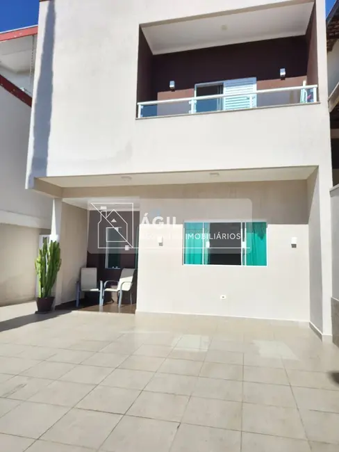 Casa de Condomínio com 3 quartos para alugar, 150m2 em Sao Jose Dos Campos - SP - imagem 8 Foto 8 de Casa de Condomínio com 3 quartos para alugar, 150m2 em Sao Jose Dos Campos - SP