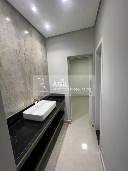 Foto 9 de Casa de Condomínio com 3 quartos à venda, 185m2 em Parque Residencial Maria Elmira, Cacapava - SP
