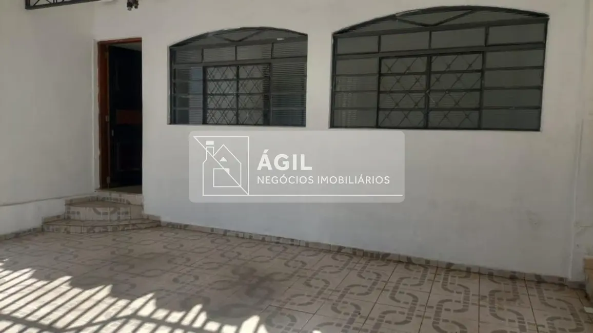 Casa com 3 quartos à venda, 164m2 em Conjunto São Benedito, Jacarei - SP - imagem 1 Foto 1 de Casa com 3 quartos à venda, 164m2 em Conjunto São Benedito, Jacarei - SP