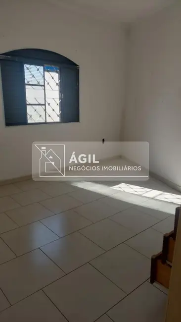Casa com 3 quartos à venda, 164m2 em Conjunto São Benedito, Jacarei - SP - imagem 3 Foto 3 de Casa com 3 quartos à venda, 164m2 em Conjunto São Benedito, Jacarei - SP