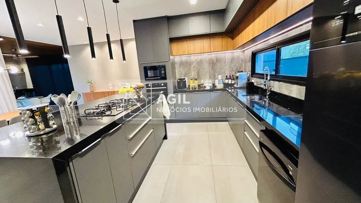 Foto 6 de Casa de Condomínio com 4 quartos à venda, 323m2 em Sao Jose Dos Campos - SP