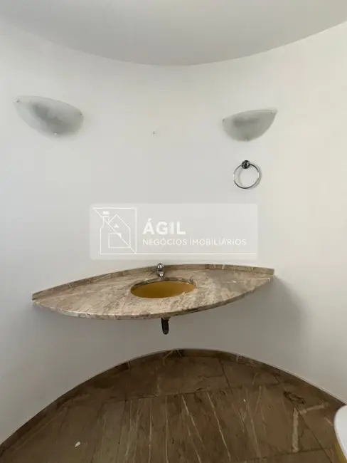 Apartamento com 4 quartos para alugar, 230m2 em Sao Jose Dos Campos - SP - imagem 7 Foto 7 de Apartamento com 4 quartos para alugar, 230m2 em Sao Jose Dos Campos - SP