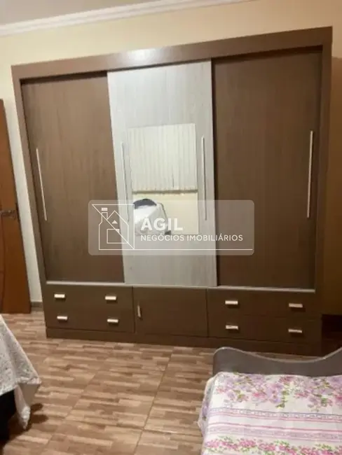 Foto 2 de Casa com 4 quartos à venda, 95m2 em Sao Jose Dos Campos - SP