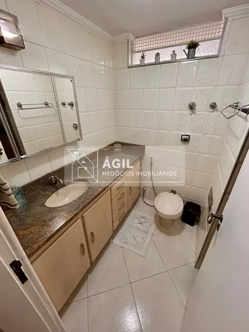 Apartamento com 3 quartos para alugar, 125m2 em Sao Jose Dos Campos - SP - imagem 4 Foto 4 de Apartamento com 3 quartos para alugar, 125m2 em Sao Jose Dos Campos - SP