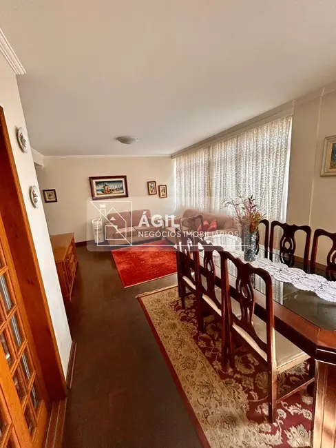 Apartamento com 3 quartos para alugar, 125m2 em Sao Jose Dos Campos - SP - imagem 5 Foto 5 de Apartamento com 3 quartos para alugar, 125m2 em Sao Jose Dos Campos - SP