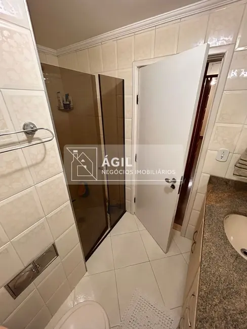 Apartamento com 3 quartos para alugar, 125m2 em Sao Jose Dos Campos - SP - imagem 6 Foto 6 de Apartamento com 3 quartos para alugar, 125m2 em Sao Jose Dos Campos - SP