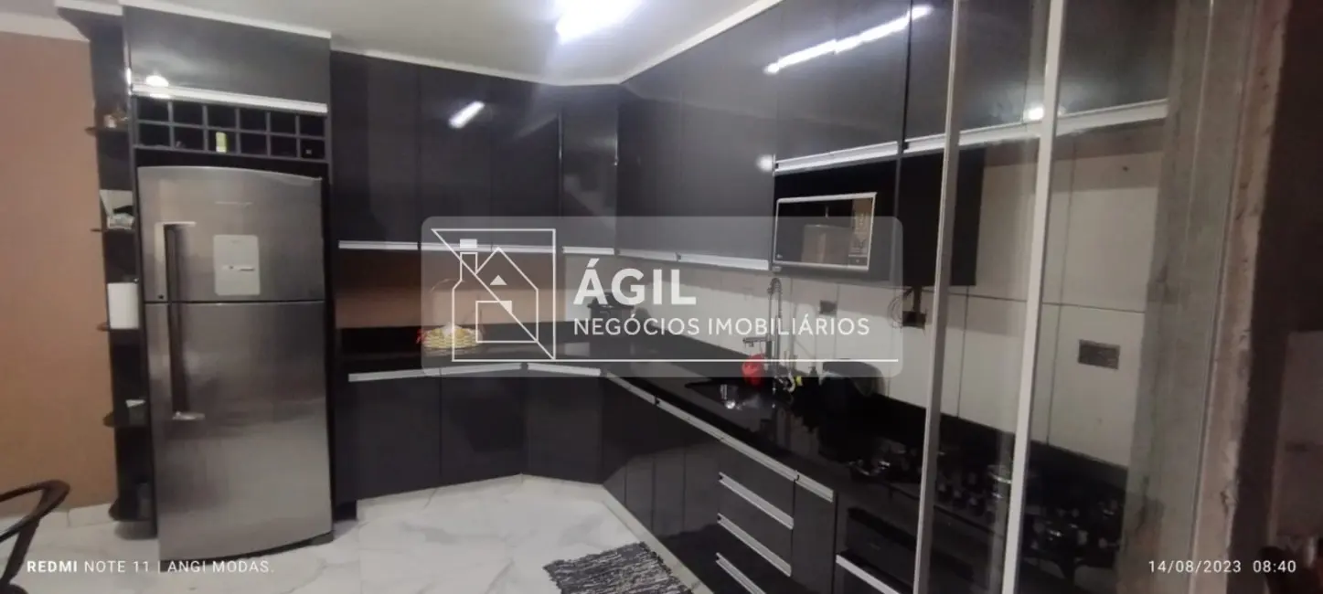 Foto 1 de Casa com 4 quartos à venda, 210m2 em Jardim Colônia, Jacarei - SP