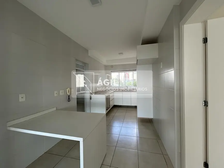 Apartamento com 4 quartos para alugar, 191m2 em Sao Jose Dos Campos - SP - imagem 3 Foto 3 de Apartamento com 4 quartos para alugar, 191m2 em Sao Jose Dos Campos - SP