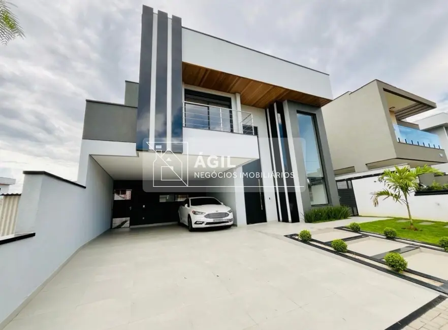 Foto 1 de Casa de Condomínio com 3 quartos à venda, 235m2 em Sao Jose Dos Campos - SP