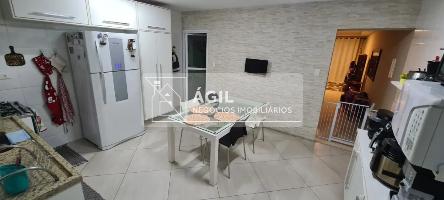 Foto 2 de Casa com 2 quartos à venda, 153m2 em Sao Jose Dos Campos - SP