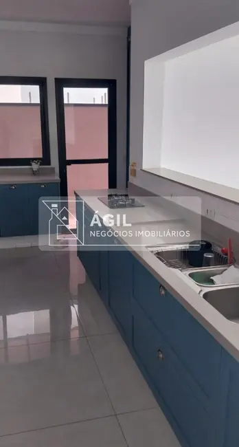 Foto 3 de Casa de Condomínio com 3 quartos à venda, 380m2 em Vila Zezé, Jacarei - SP