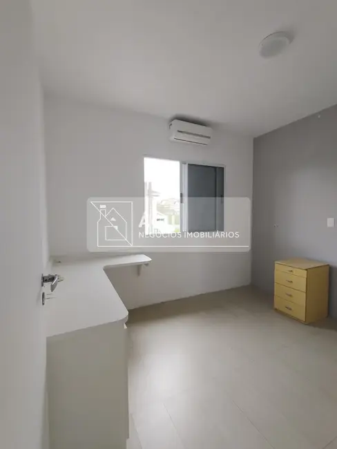 Casa de Condomínio com 5 quartos para alugar, 200m2 em Loteamento Villa Branca, Jacarei - SP - imagem 7 Foto 7 de Casa de Condomínio com 5 quartos para alugar, 200m2 em Loteamento Villa Branca, Jacarei - SP