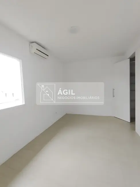 Casa de Condomínio com 5 quartos para alugar, 200m2 em Loteamento Villa Branca, Jacarei - SP - imagem 9 Foto 9 de Casa de Condomínio com 5 quartos para alugar, 200m2 em Loteamento Villa Branca, Jacarei - SP