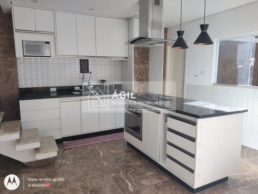 Casa com 5 quartos para alugar, 180m2 em Sao Jose Dos Campos - SP - imagem 1 Foto 1 de Casa com 5 quartos para alugar, 180m2 em Sao Jose Dos Campos - SP
