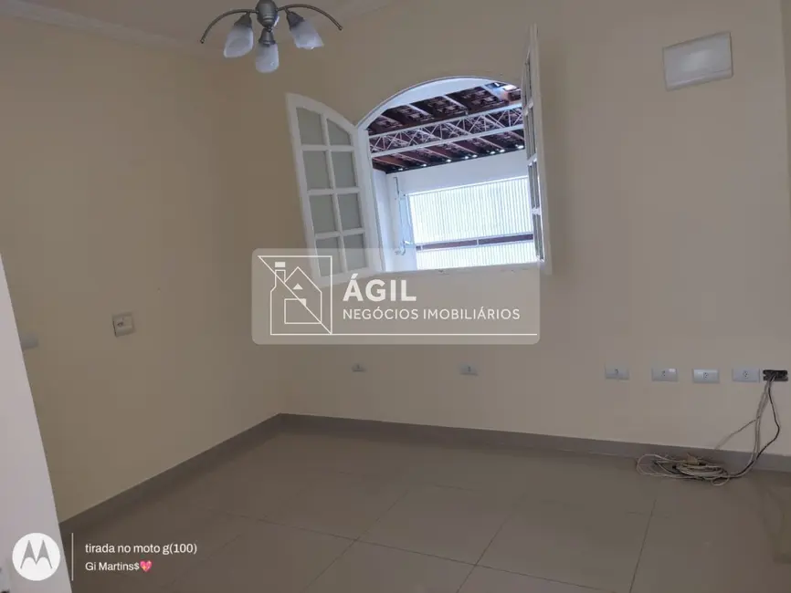 Casa com 5 quartos para alugar, 180m2 em Sao Jose Dos Campos - SP - imagem 6 Foto 6 de Casa com 5 quartos para alugar, 180m2 em Sao Jose Dos Campos - SP