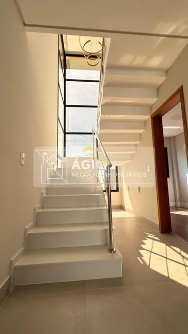 Foto 4 de Casa de Condomínio com 3 quartos à venda, 252m2 em Sao Jose Dos Campos - SP