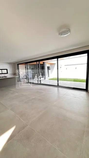 Foto 3 de Casa de Condomínio com 3 quartos à venda, 252m2 em Sao Jose Dos Campos - SP