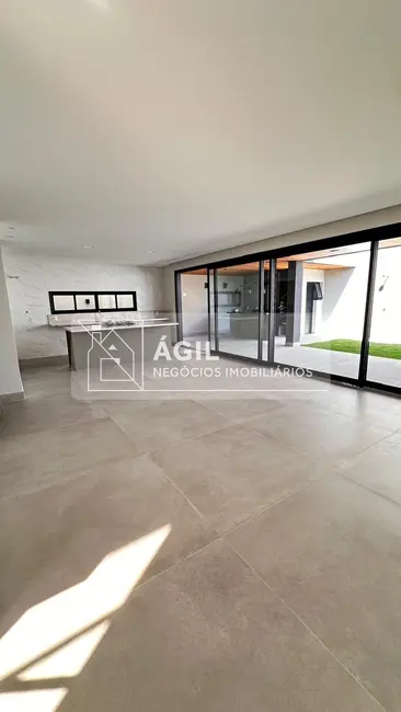 Foto 2 de Casa de Condomínio com 3 quartos à venda, 252m2 em Sao Jose Dos Campos - SP