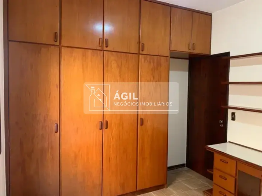 Casa de Condomínio com 3 quartos para alugar, 250m2 em Sao Jose Dos Campos - SP - imagem 6 Foto 6 de Casa de Condomínio com 3 quartos para alugar, 250m2 em Sao Jose Dos Campos - SP