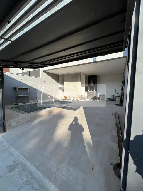 Foto 2 de Casa com 3 quartos à venda, 150m2 em Sao Jose Dos Campos - SP