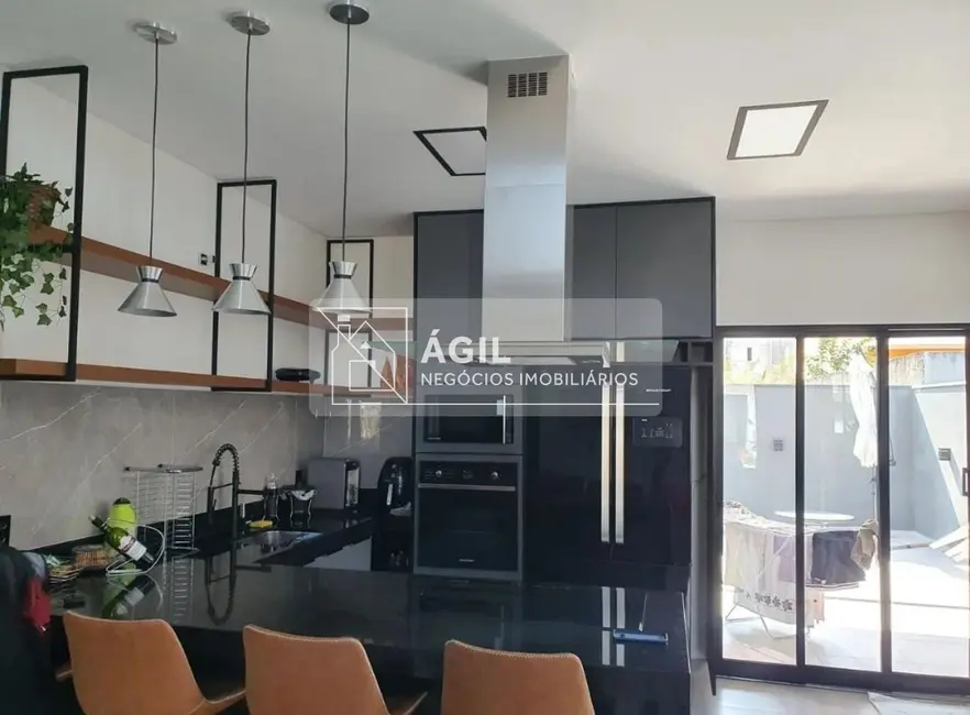 Foto 3 de Casa de Condomínio com 3 quartos à venda, 300m2 em Cacapava - SP