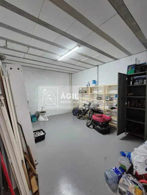 Armazém / Galpão para alugar, 285m2 em Sao Jose Dos Campos - SP - imagem 5 Foto 5 de Armazém / Galpão para alugar, 285m2 em Sao Jose Dos Campos - SP