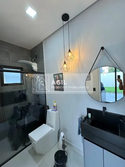 Foto 5 de Casa de Condomínio com 4 quartos à venda, 200m2 em Jardim Jacinto, Jacarei - SP