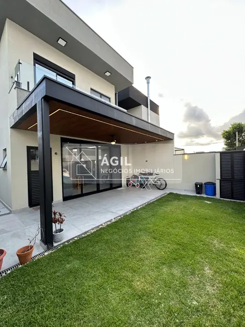 Foto 7 de Casa de Condomínio com 4 quartos à venda, 200m2 em Jardim Jacinto, Jacarei - SP