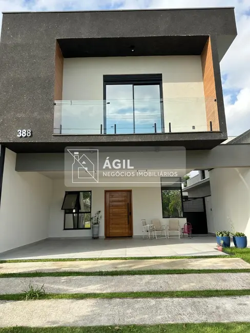 Foto 1 de Casa de Condomínio com 4 quartos à venda, 200m2 em Jardim Jacinto, Jacarei - SP