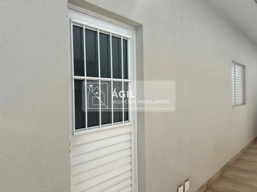 Casa com 1 quarto para alugar, 25m2 em Sao Jose Dos Campos - SP - imagem 3 Foto 3 de Casa com 1 quarto para alugar, 25m2 em Sao Jose Dos Campos - SP