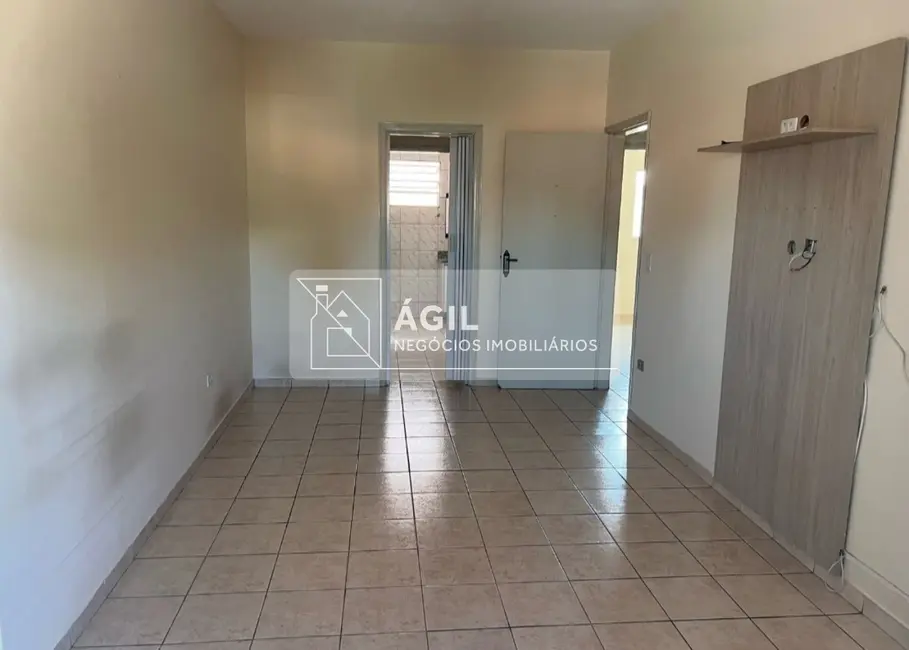Foto 2 de Casa com 3 quartos para alugar, 120m2 em Jardim Santa Maria, Jacarei - SP