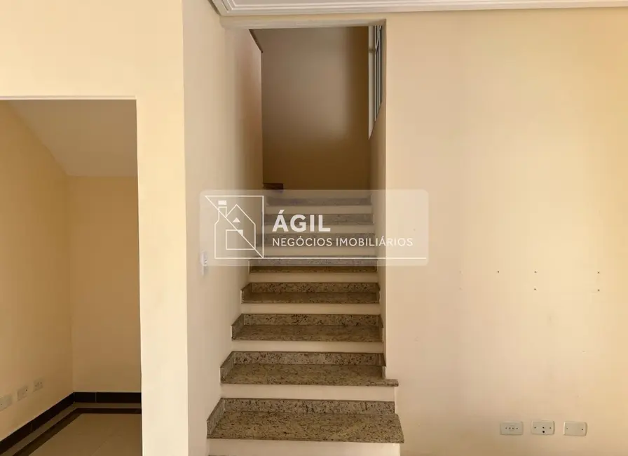 Foto 4 de Casa de Condomínio com 3 quartos para alugar, 150m2 em Jardim Santa Maria, Jacarei - SP