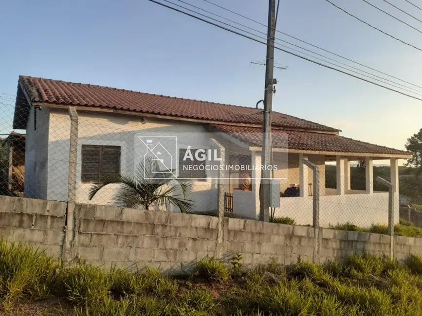 Foto 2 de Chácara com 3 quartos à venda, 350m2 em Chácaras Santa Maria, Jacarei - SP