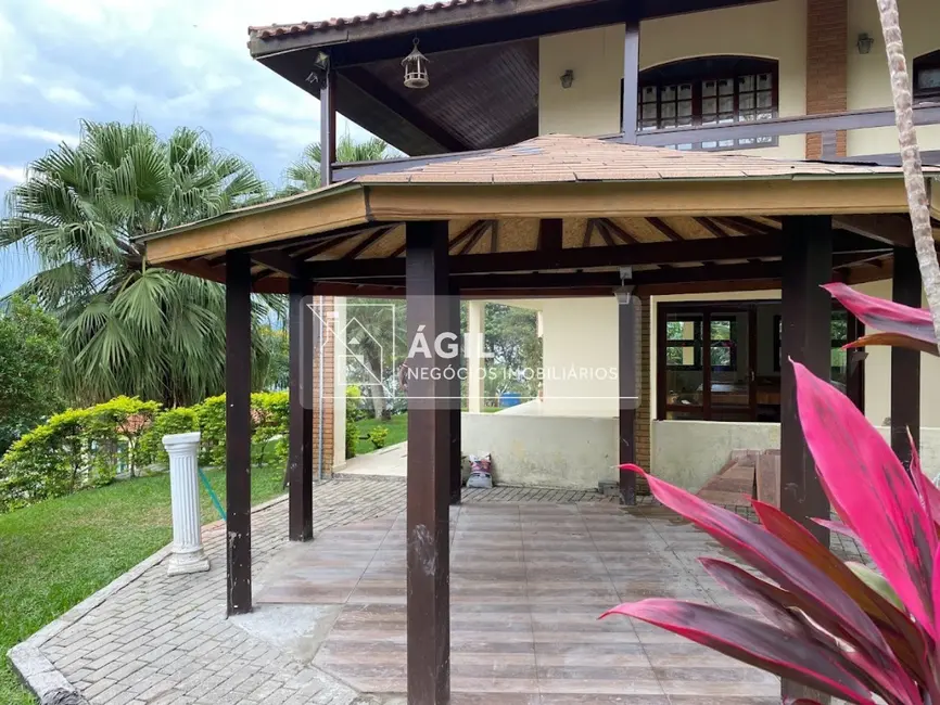 Chácara com 4 quartos à venda, 680m2 em Chácaras Condomínio Recanto Pássaros II, Jacarei - SP - imagem 2 Foto 2 de Chácara com 4 quartos à venda, 680m2 em Chácaras Condomínio Recanto Pássaros II, Jacarei - SP