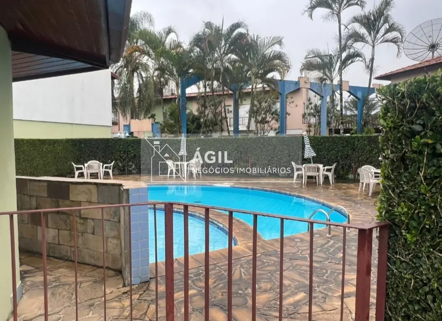 Casa de Condomínio com 3 quartos para alugar, 150m2 em Jardim Santa Maria, Jacarei - SP - imagem 2 Foto 2 de Casa de Condomínio com 3 quartos para alugar, 150m2 em Jardim Santa Maria, Jacarei - SP