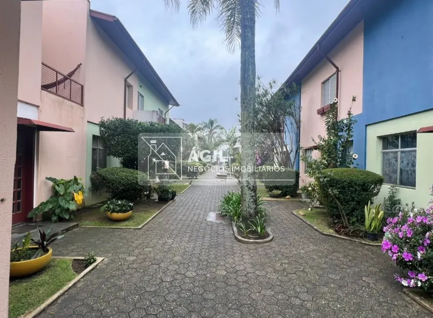 Casa de Condomínio com 3 quartos para alugar, 150m2 em Jardim Santa Maria, Jacarei - SP - imagem 1 Foto 1 de Casa de Condomínio com 3 quartos para alugar, 150m2 em Jardim Santa Maria, Jacarei - SP
