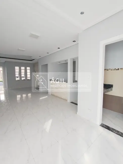 Casa de Condomínio com 3 quartos para alugar, 150m2 em Jardim Santa Maria, Jacarei - SP - imagem 3 Foto 3 de Casa de Condomínio com 3 quartos para alugar, 150m2 em Jardim Santa Maria, Jacarei - SP