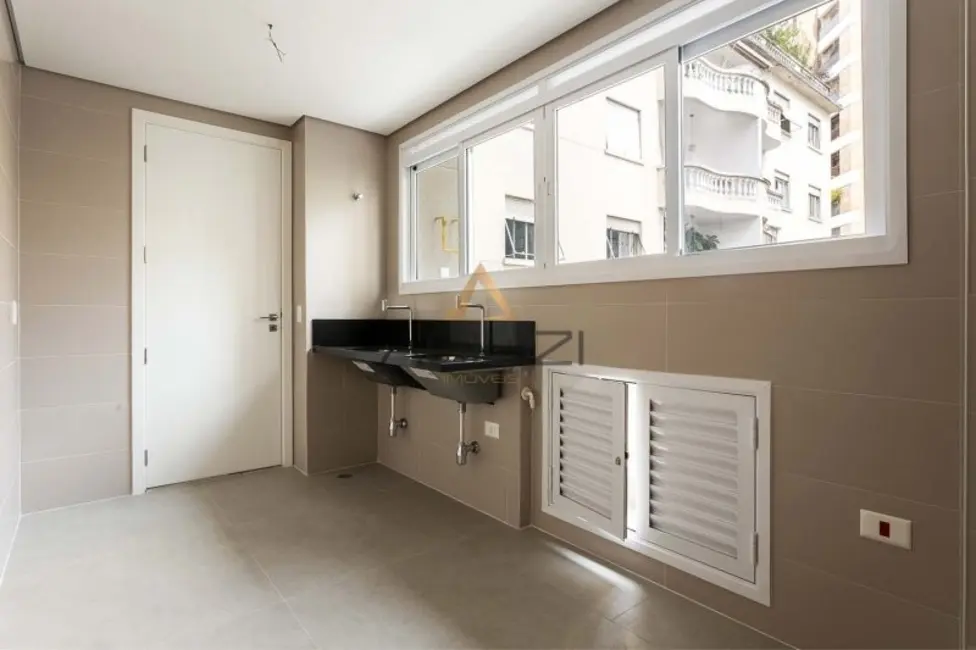 Foto 8 de Apartamento com 4 quartos à venda, 330m2 em Itaim Bibi, São Paulo - SP