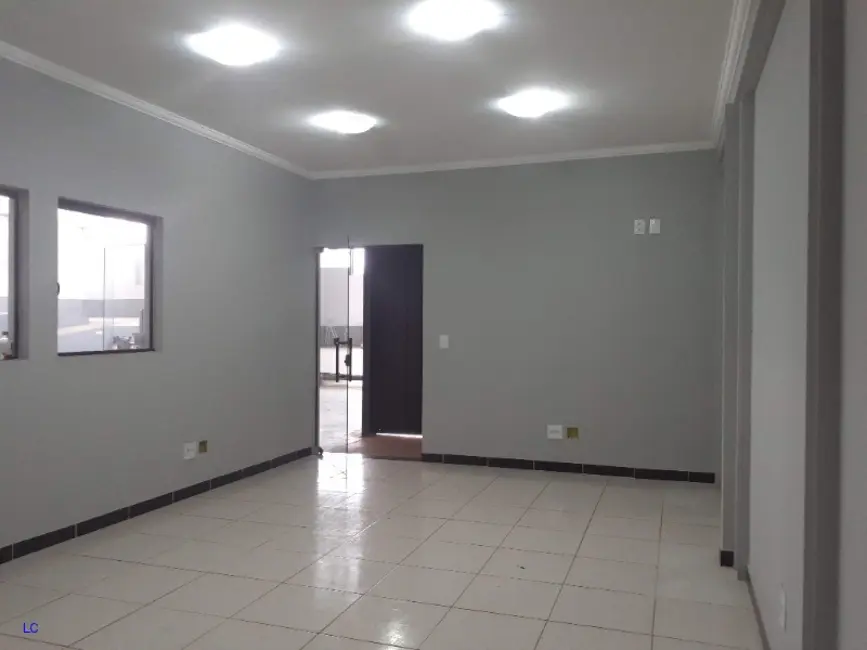 Armazém / Galpão à venda, 2000m2 em Parque Rural Fazenda Santa Cândida, Campinas - SP - imagem 8 Foto 8 de Armazém / Galpão à venda, 2000m2 em Parque Rural Fazenda Santa Cândida, Campinas - SP