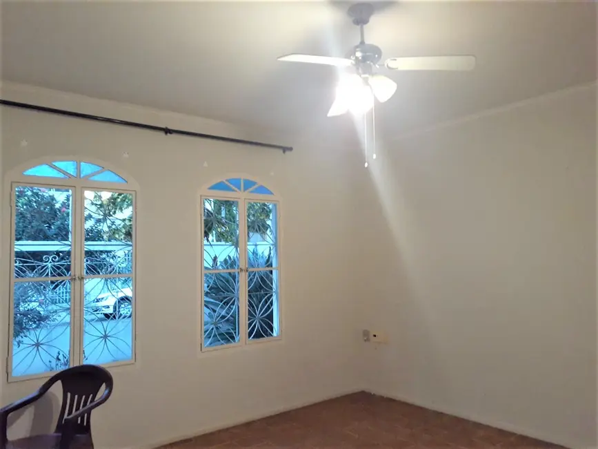 Casa com 3 quartos à venda, 202m2 em Jardim Chapadão, Campinas - SP - imagem 4 Foto 4 de Casa com 3 quartos à venda, 202m2 em Jardim Chapadão, Campinas - SP