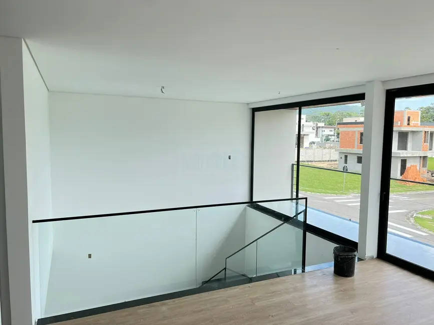 Foto 6 de Casa de Condomínio com 3 quartos à venda, 236m2 em Florianopolis - SC