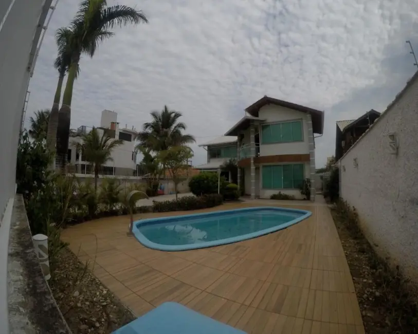 Foto 1 de Casa com 4 quartos à venda, 180m2 em Ingleses do Rio Vermelho, Florianopolis - SC
