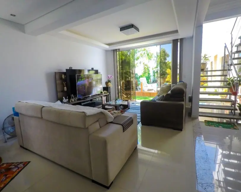 Casa com 3 quartos à venda, 570m2 em Ingleses do Rio Vermelho, Florianopolis - SC - imagem 9 Foto 9 de Casa com 3 quartos à venda, 570m2 em Ingleses do Rio Vermelho, Florianopolis - SC