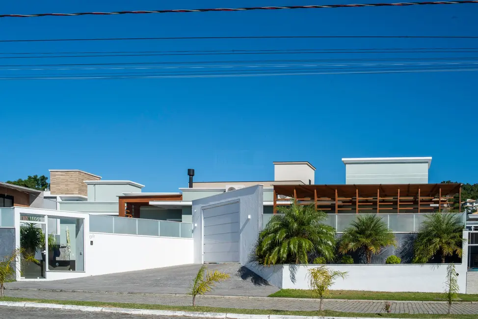 Foto 1 de Casa de Condomínio com 3 quartos à venda, 228m2 em Florianopolis - SC
