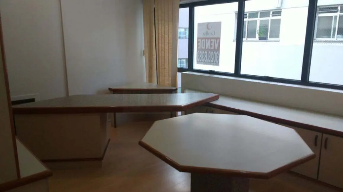 Foto 2 de Sala Comercial à venda, 60m2 em Centro, Florianopolis - SC