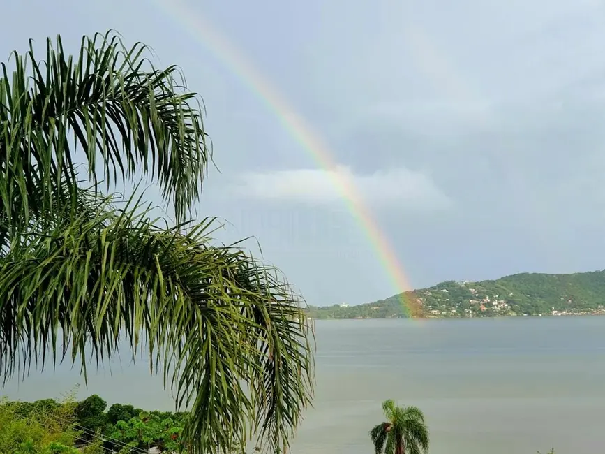 Foto 2 de Casa com 3 quartos à venda, 225m2 em Lagoa da Conceição, Florianopolis - SC